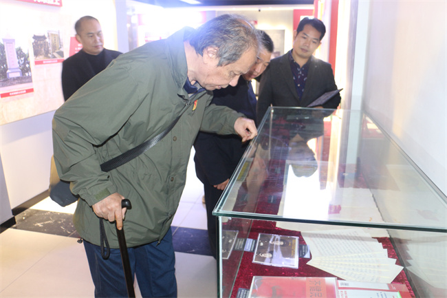 參觀革命烈士事跡陳列館。富順縣退役軍人事務局供圖