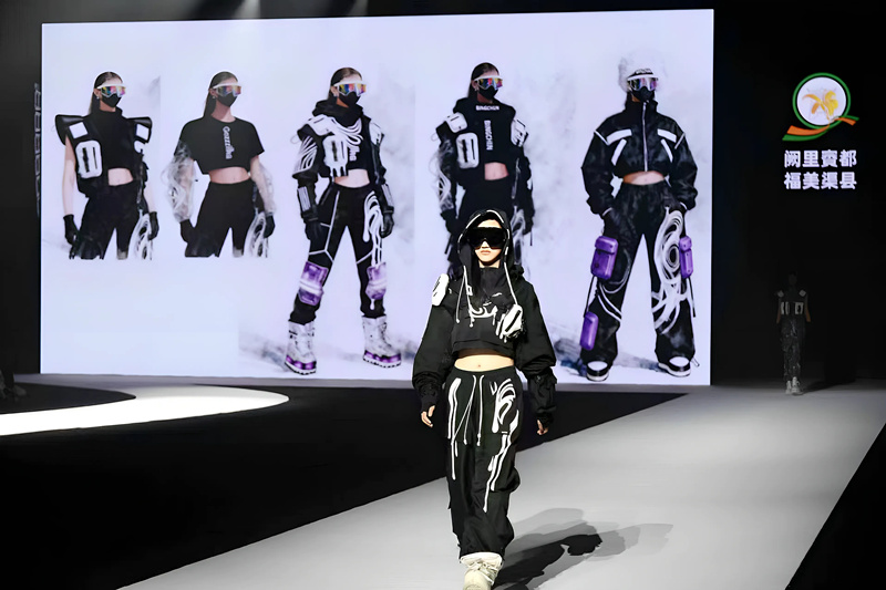 金奖作品《冰刃 华风智甲》。杨东摄