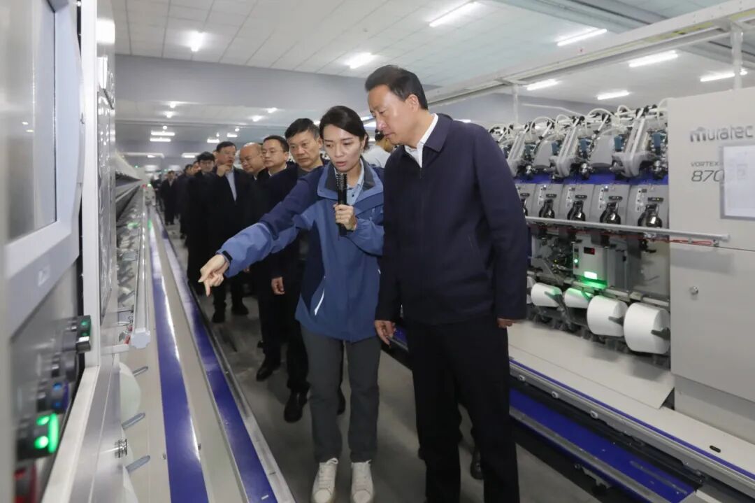 趙波率隊實地考察重點項目。樂山市融媒體中心供圖