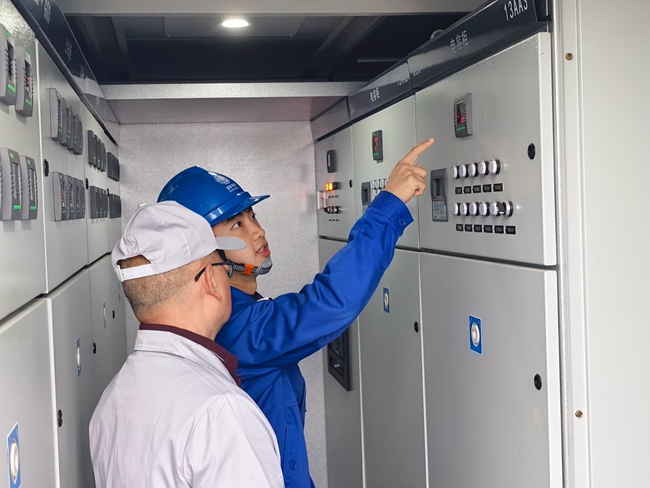 護航旭光科技智慧園區。龍泉驛融媒體中心供圖