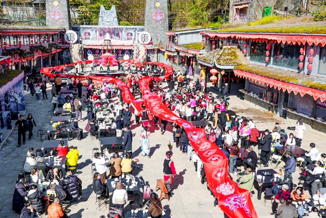 吃羌宴、集羌福、鬧羌年暨第八屆九皇山非遺羌歷年民俗文化節。活動主辦方供圖