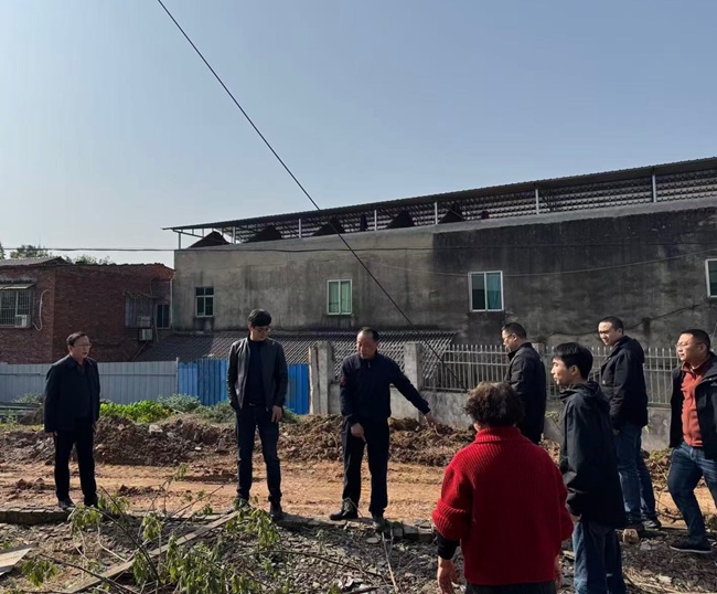 現場解決問題。唐思琴供圖