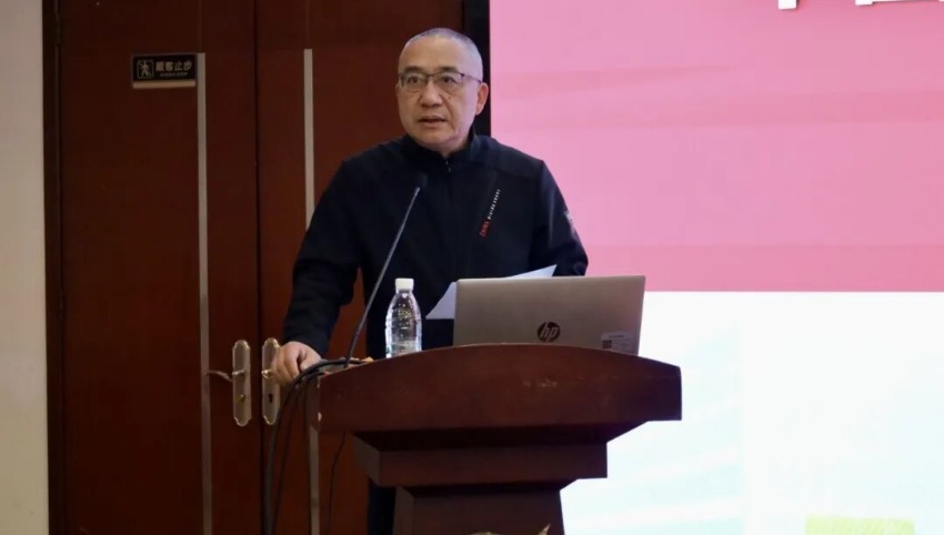 四川省骨科醫院黨委書記沈海。主辦方供圖