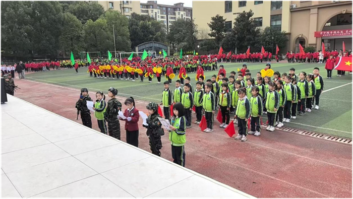 运动会上的迷彩少年。自贡高新区社管局供图