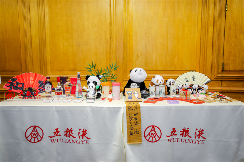 现场展台上的文创产品。主办方供图