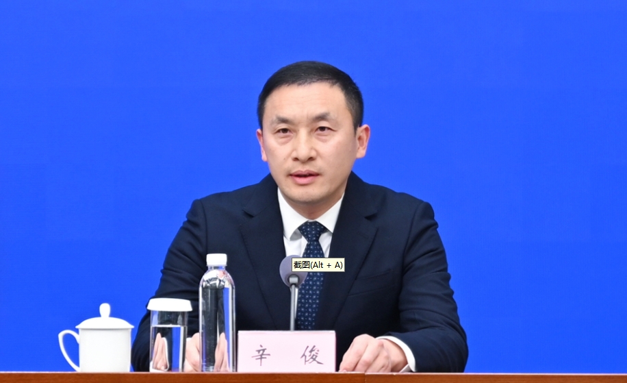 廣元市昭化區委副書記、區長辛俊對昭化區高質量建設全市綠色家居產業核心承載區的相關情況進行介紹（喬薇 攝）