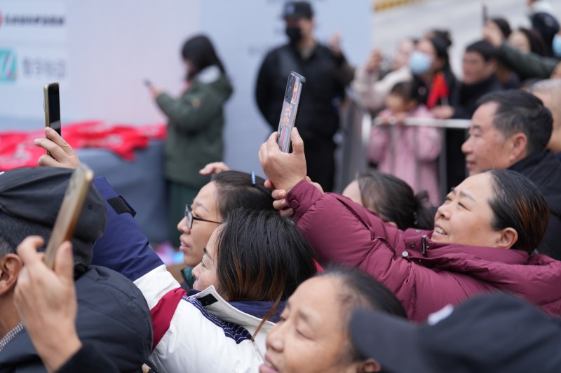 市民拍下精彩瞬间。主办方供图