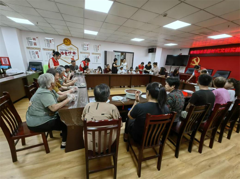 为老人举行活动。昭化区融媒体中心供图