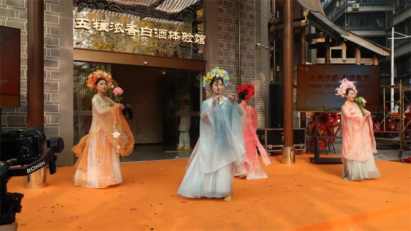 开场舞。翠屏区融媒体中心供图