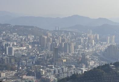 从旧貌到新颜，换个角度看通江“十四五”城市更新答卷下一步，通江县住房和城乡建设局将聚焦民生痛点难点，以“补短板、惠民生、促转型”为主线，聚焦住房、城乡建设、建筑业三大板块，提升推进城市品质，持续增强群众获得感和幸福感。