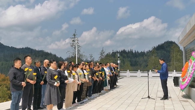 南疆祭英烈。宜宾市退役军人事务局供图