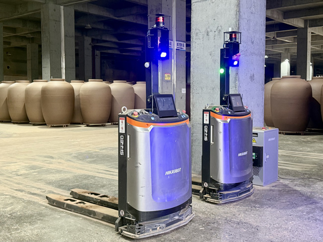 智能机器人叉车。张倩供图