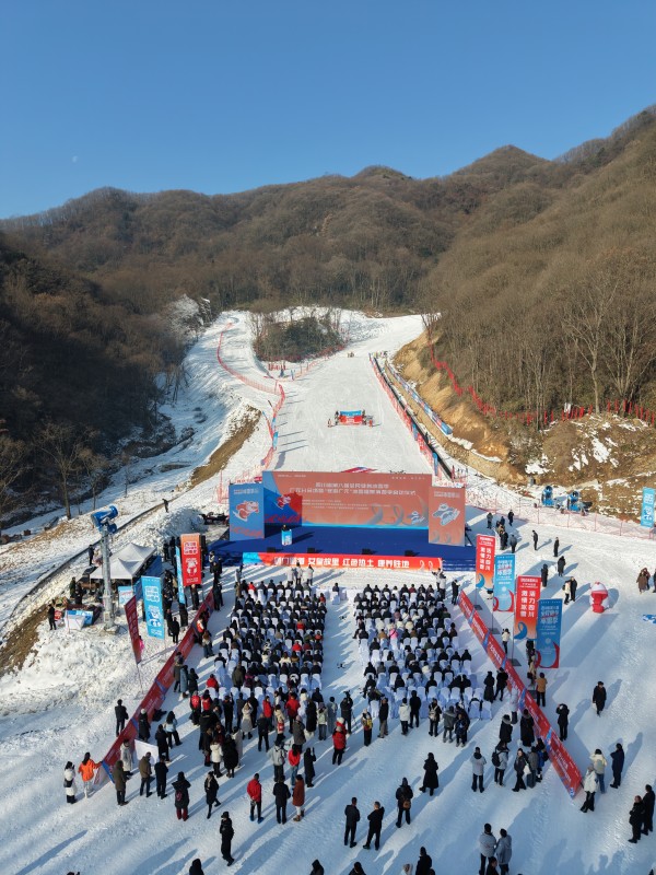 四川省第八屆全民健身冰雪季廣元分會場現場。利州區委宣傳部供圖