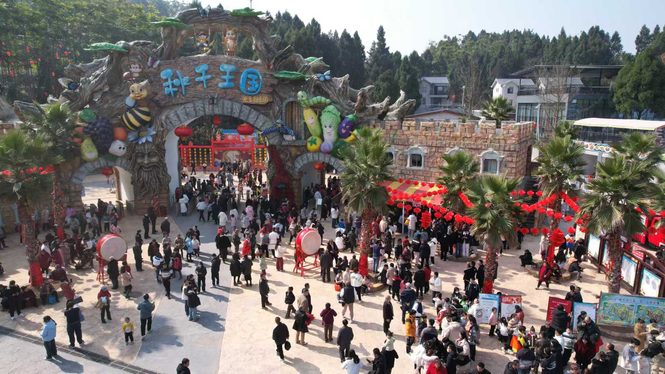 秋千王国景区。姚阳摄
