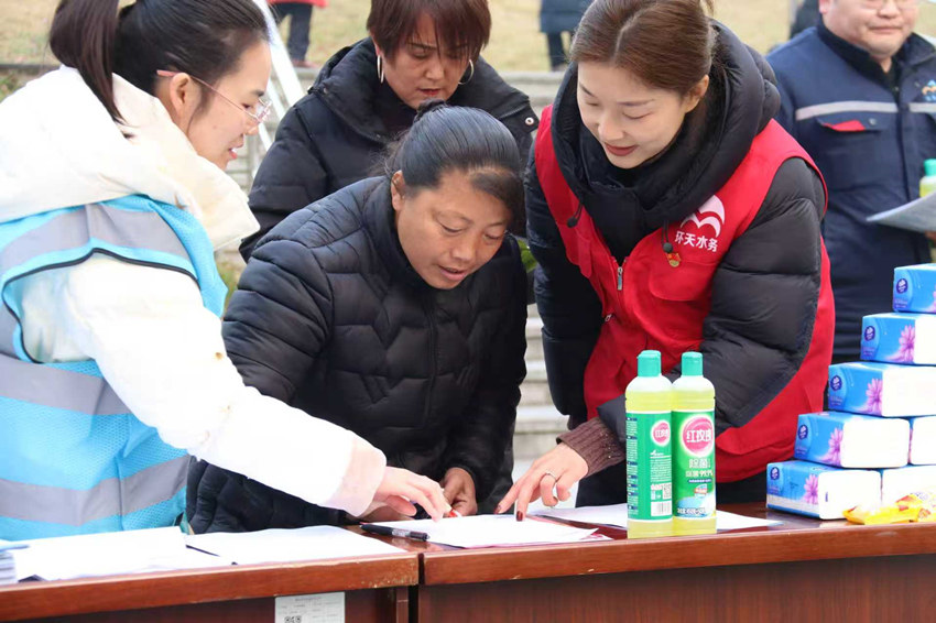 活动现场进行民意收集。主办方供图