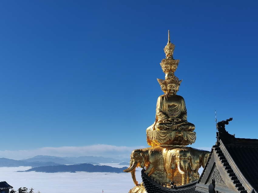 峨眉山金顶云海。实习生 侯燕菲摄