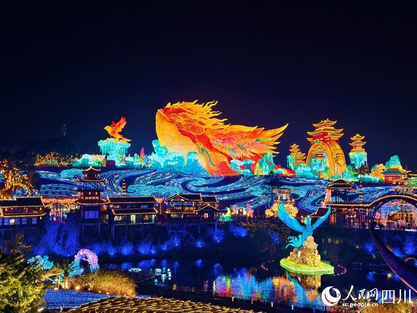 《神奇华夏》主题灯组。人民网 赵祖乐摄