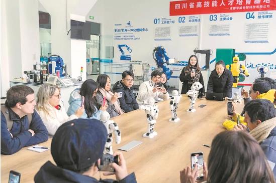 “希望把成都的发展机遇分享给更多伙伴”