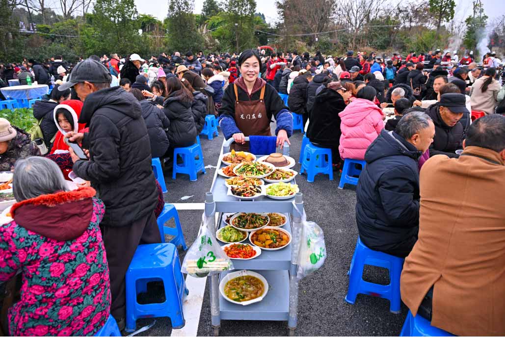 龙门村“年猪宴”火热开席。仁寿县委宣传部供图