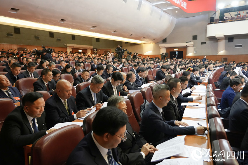 开幕会现场。人民网记者 李平摄