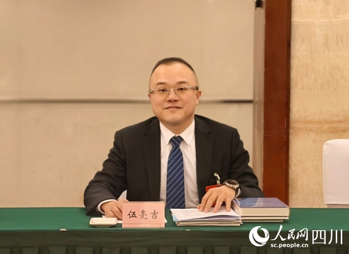 四川省政協委員伍亮吉。人民網記者 郭瑩攝