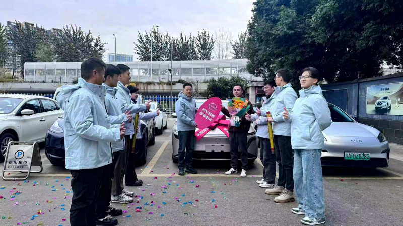 交车仪式现场。郑栋梁供图