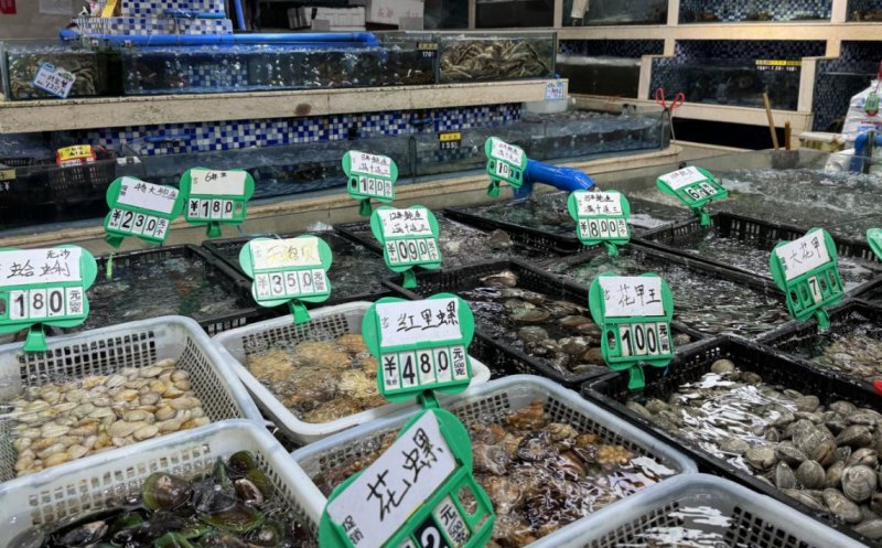 市场里丰富的水产琳琅满目。工行成都分行供图
