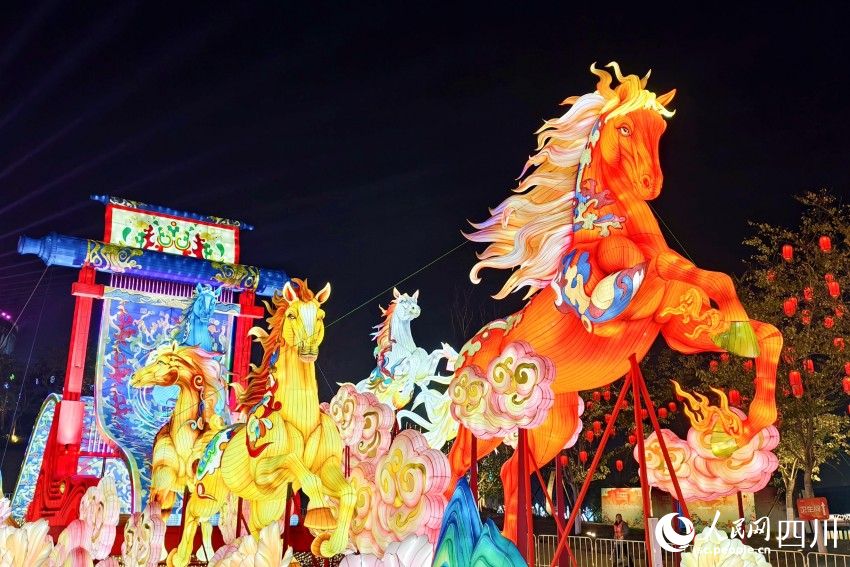 第55届成都国际熊猫灯会现场。人民网 赵祖乐摄