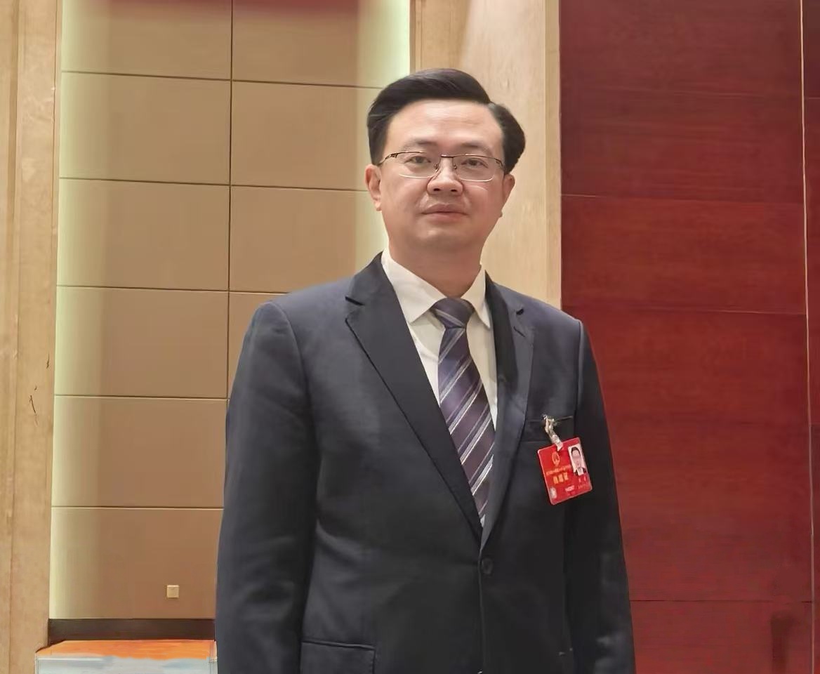 四川省人大代表、綿陽市梓潼縣委書記黃建。受訪者供圖