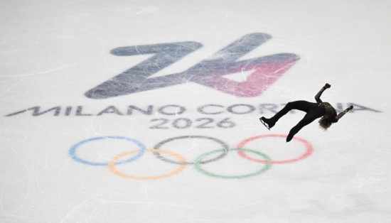  2月8日，美國選手馬裡寧在比賽中。新華社記者 程敏 攝