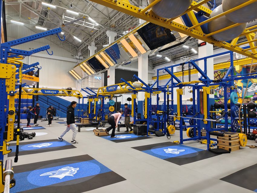 學員正在訓練。實習生 郭悠然攝