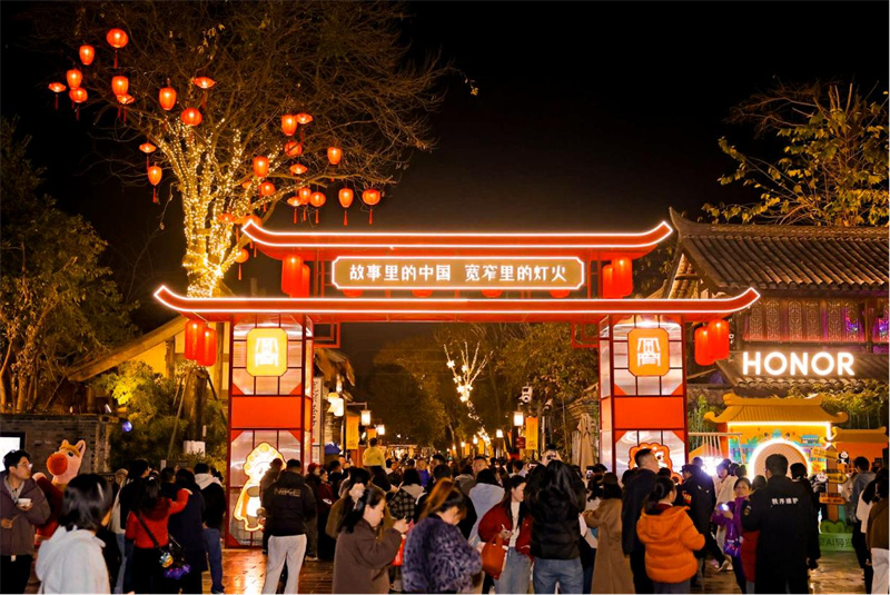 “故事裡的中國，寬窄裡的燈火”活動現場。主辦方供圖
