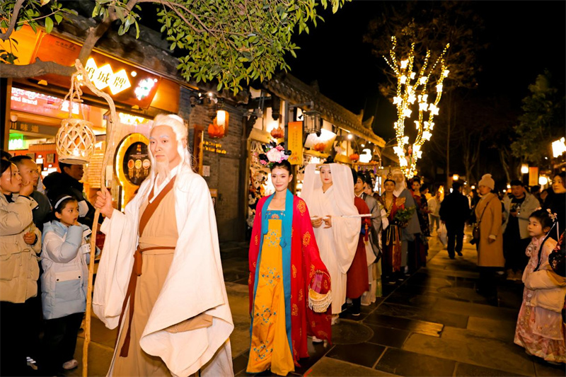 傳統民俗巡游。主辦方供圖