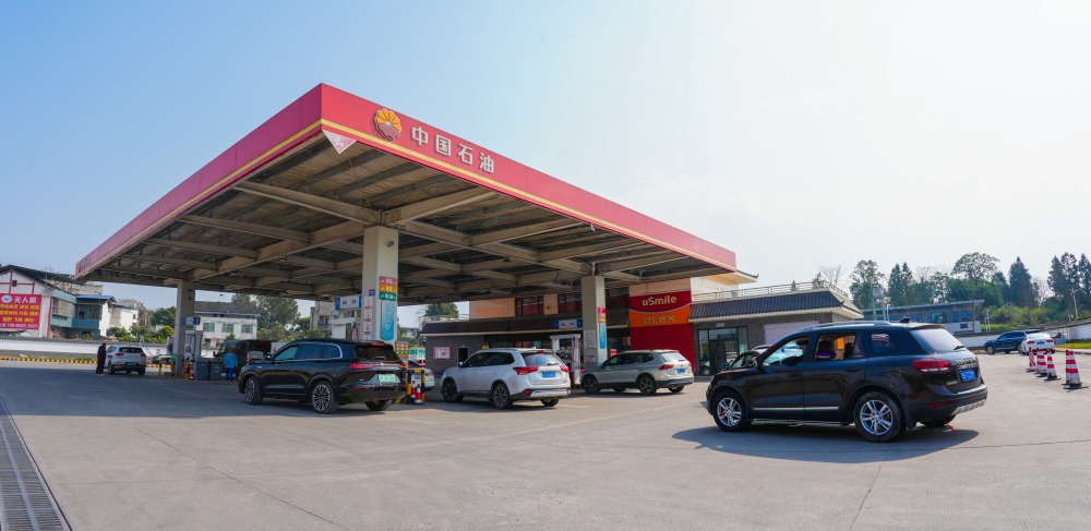 春節將至，中國石油四川銷售公司各站點迎來了又一波客流高峰。趙月攝