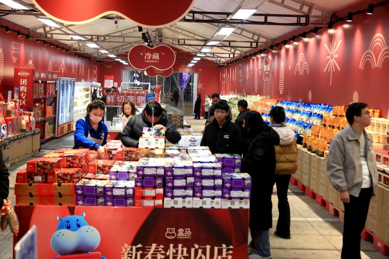 盒马新春快闪店首入乐山引爆消费，商圈客流销量飙升。乐山市融媒体中心供图