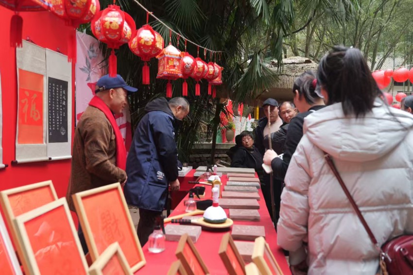 庙会现场。陈甜摄