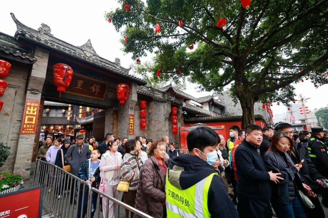 文明劝导在景区场馆中随处可见。成都市文广旅局供图