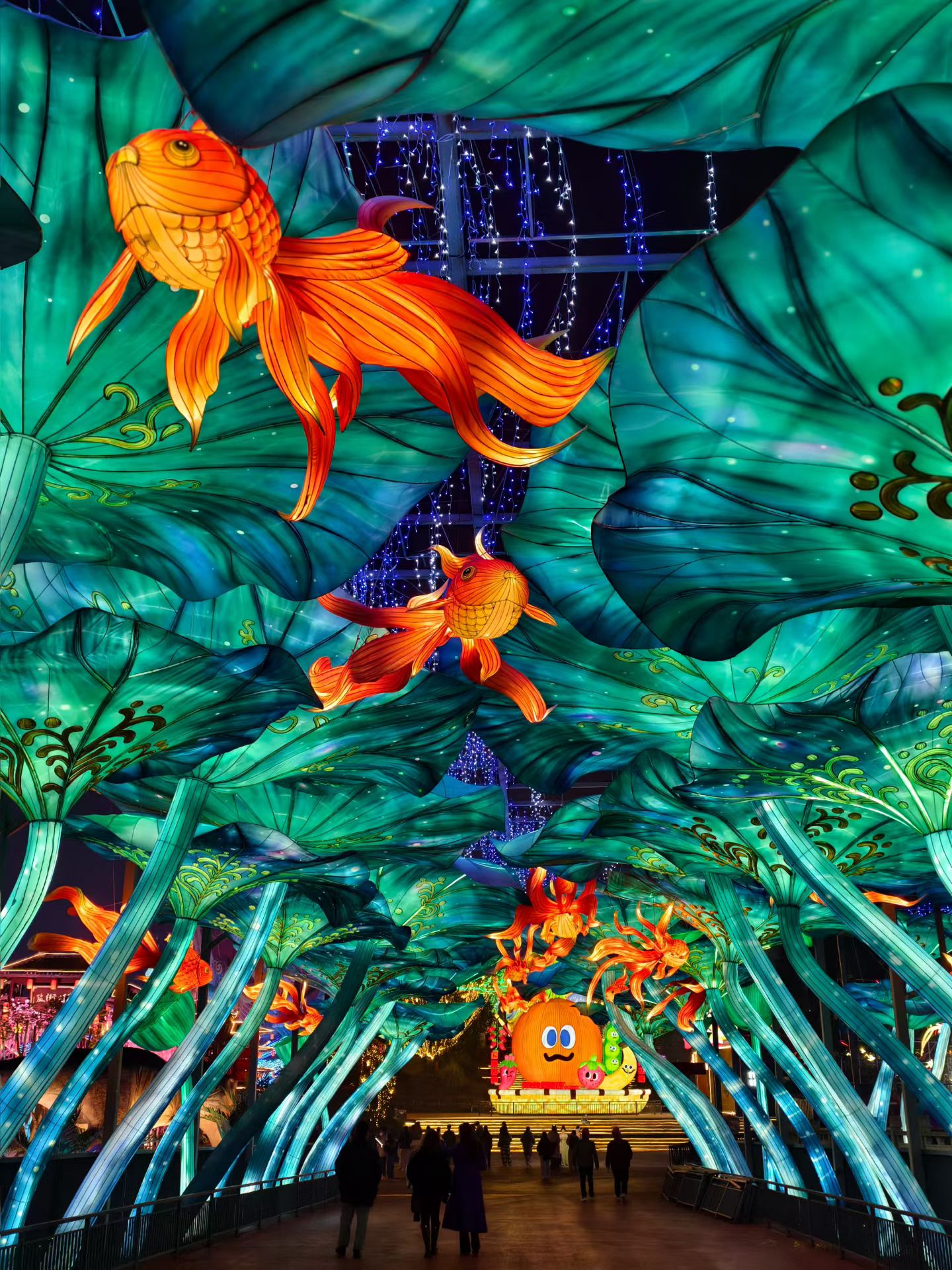 自貢國際恐龍燈會一隅。人民網記者 郭瑩攝