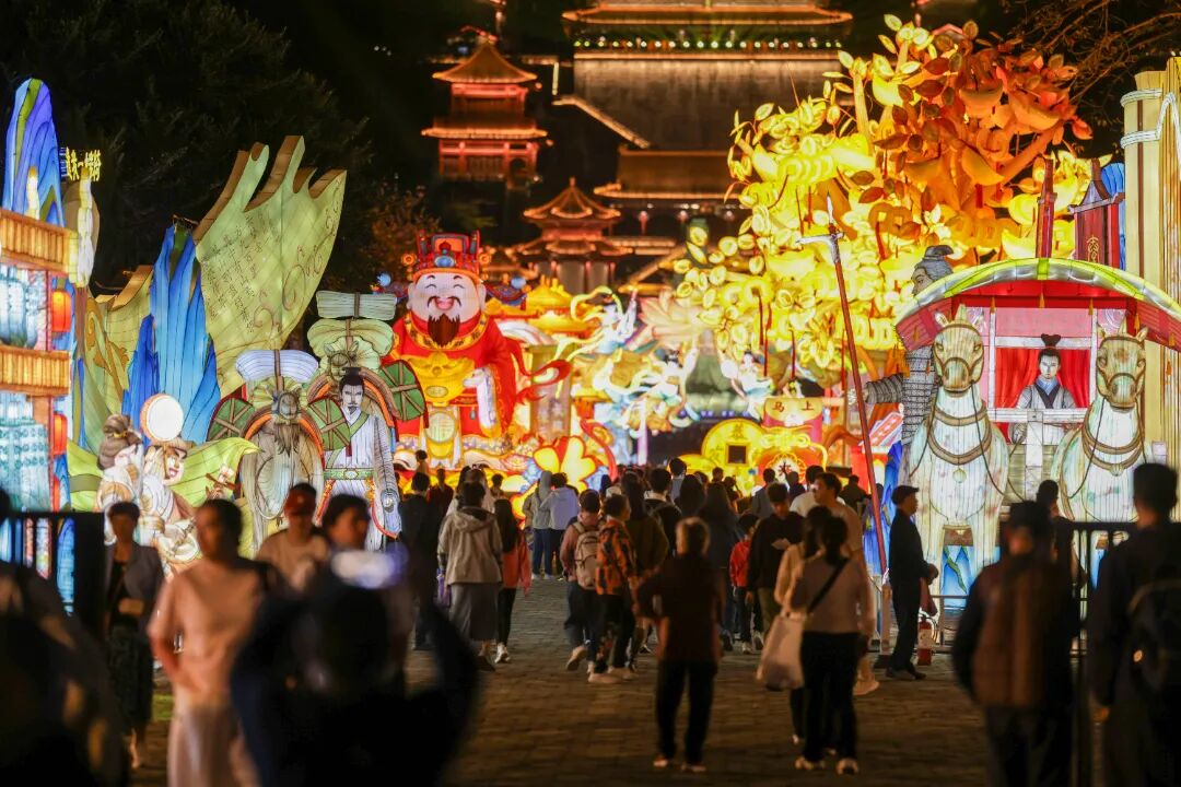 2026年粵港澳大灣區燈會現場“人從眾”，燃動灣區“開門紅”。受訪者供圖