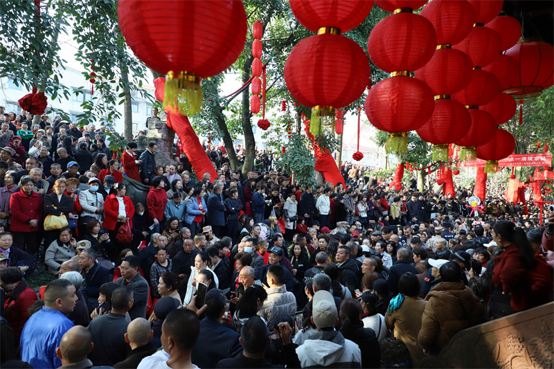 “拉保保”现场。广汉市委宣传部供图