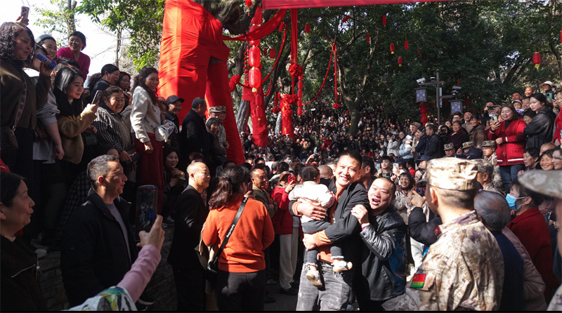 “拉保保”成功。广汉市委宣传部供图