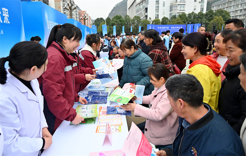 科技为民健康服务。朝天区融媒体中心供图