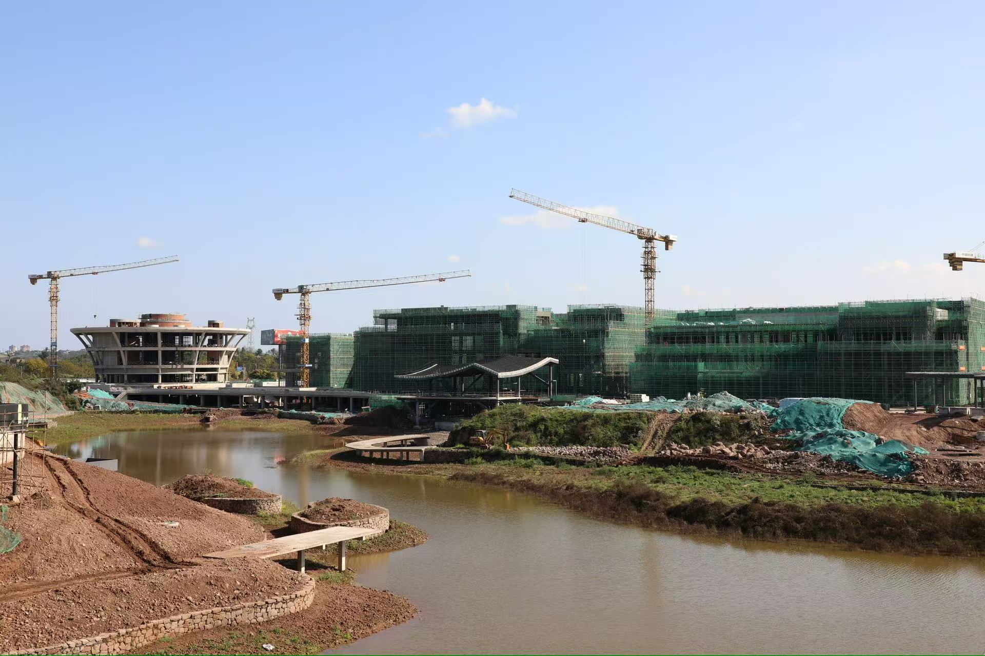 酒旅融合文化體驗區配套項目在緊鑼密鼓推進中。陳星宇攝