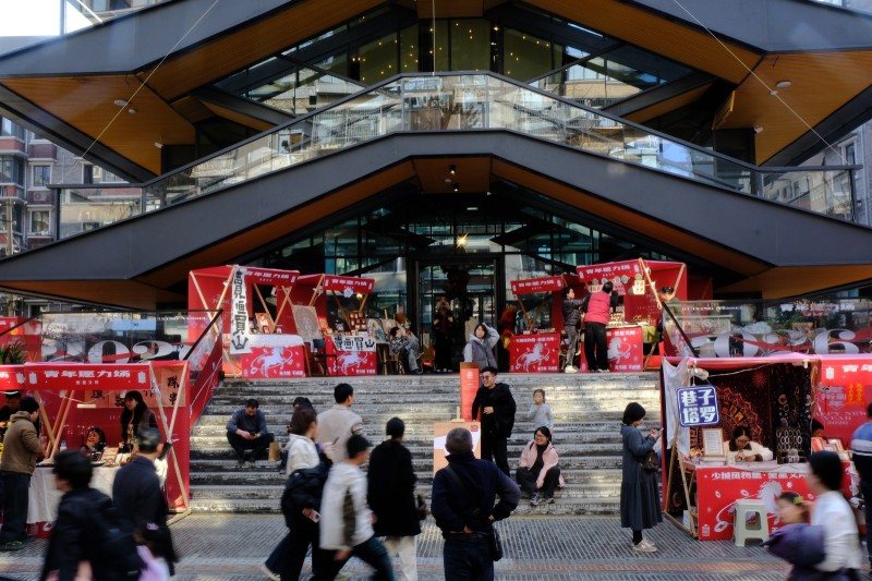 市民逛“奎星文所”。陈静供图