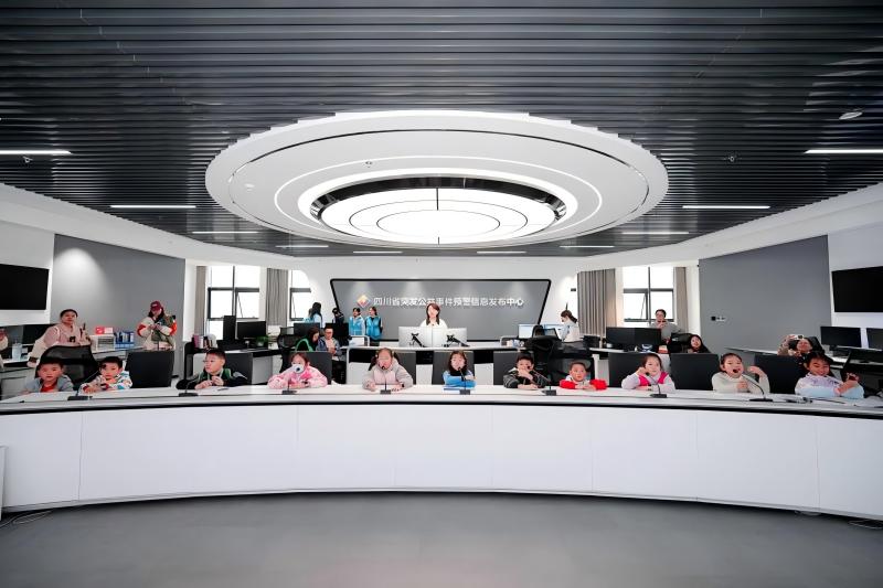 公众体验预警发布全流程。四川省气象台供图