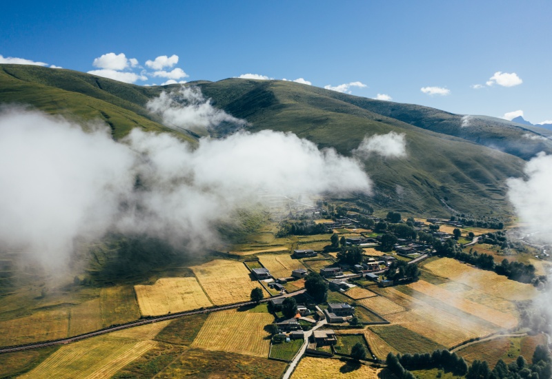 木雅嘎达村落。刘剑摄