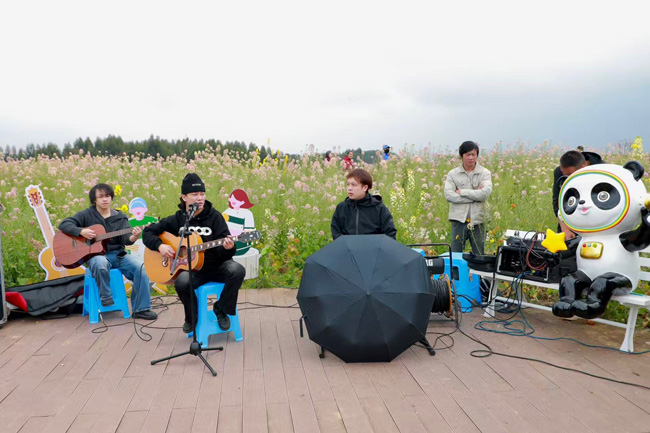 高山镇乡村乐队。张倩供图