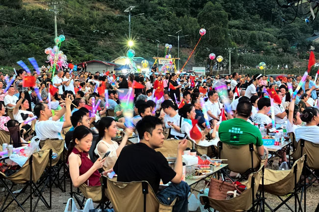 村摇现场观众。张倩供图