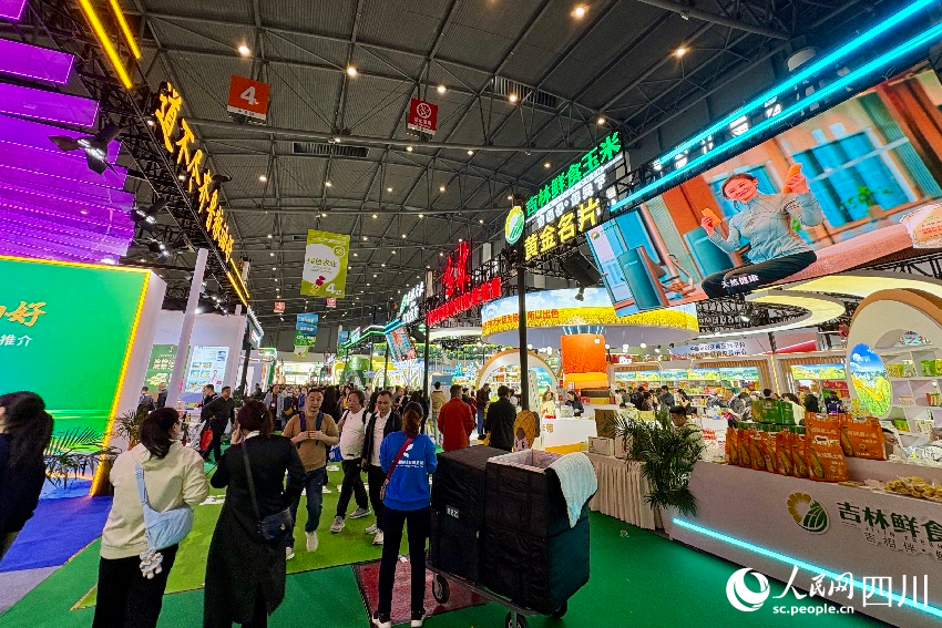 第114屆全國糖酒商品交易會現場。人民網記者 朱虹攝