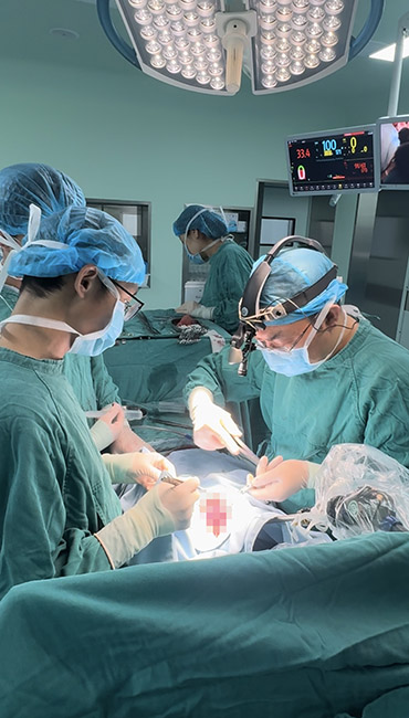 心脏大血管外科团队开展风心病“以修代换”手术。川北医学院附属医院供图